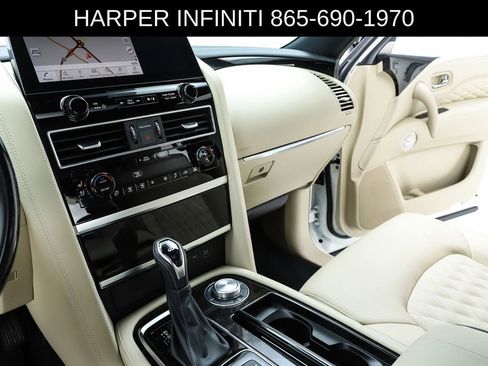 Used 2024 INFINITI QX80 Sensory image 24
