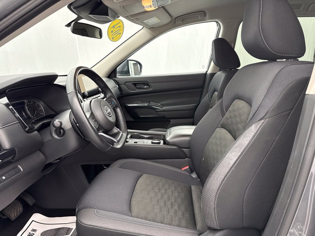 Used 2024 Nissan Pathfinder SV AWD/4WD image 17