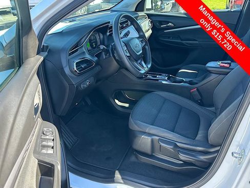 Used 2023 Chevrolet Bolt EUV LT w/ Driver Confidence Package image 11