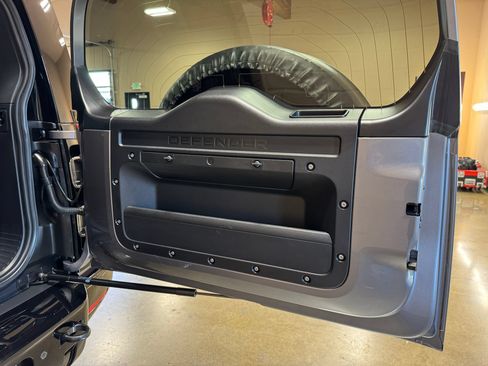 Used 2024 Land Rover Defender 110 X AWD/4WD image 42