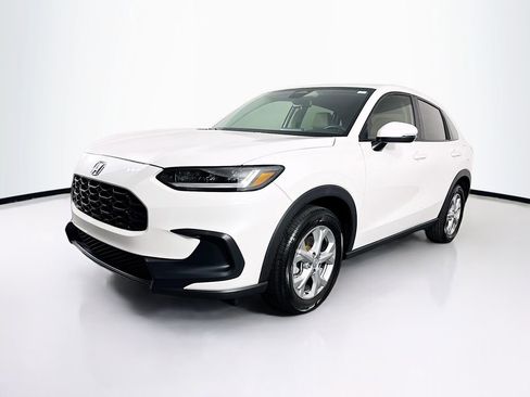 Used 2025 Honda HR-V LX image 3