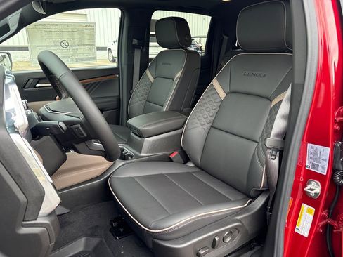 New 2026 GMC Canyon Denali AWD/4WD image 13