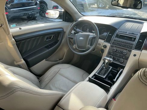 Used 2010 Ford Taurus SEL image 19