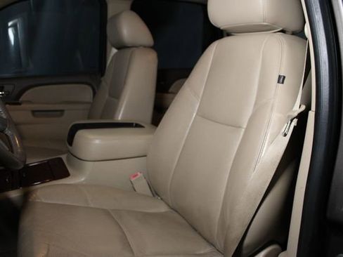 Used 2013 Chevrolet Tahoe LTZ AWD/4WD image 19