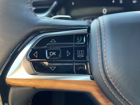 Used 2024 Jeep Grand Cherokee L Summit image 15