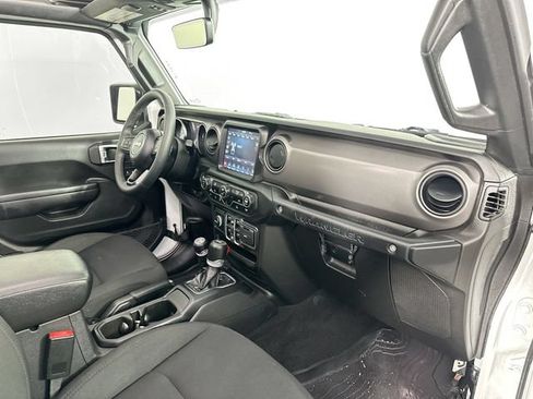 Used 2023 Jeep Wrangler Unlimited w/ Sun & Screen Package AWD/4WD image 31