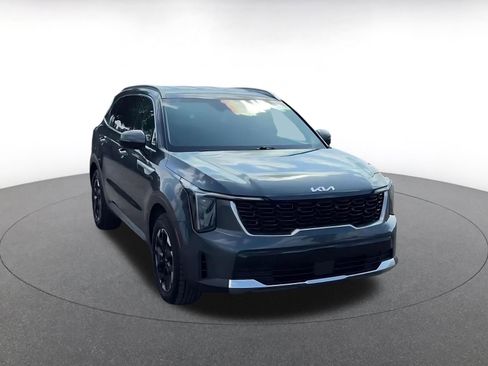 Used 2024 Kia Sorento S FWD image 3