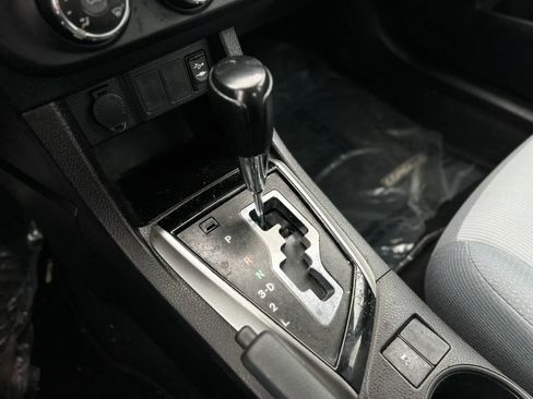Used 2015 Toyota Corolla L FWD image 19