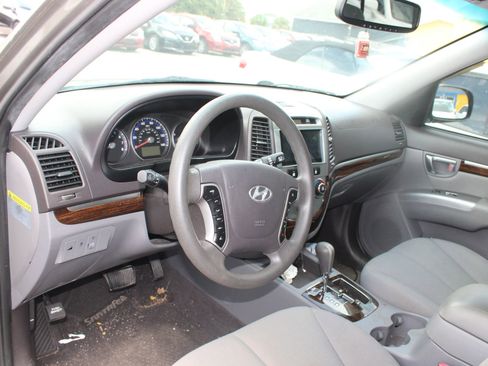 Used 2012 Hyundai Santa Fe GLS FWD image 4