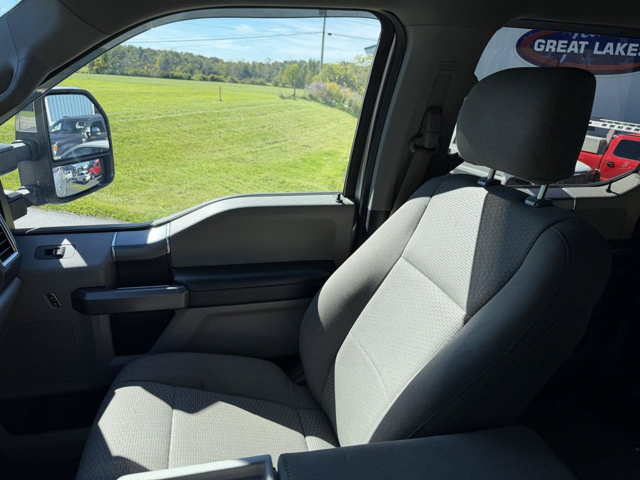 Used 2017 Ford F250 XLT w/ XLT Premium Package AWD/4WD image 34