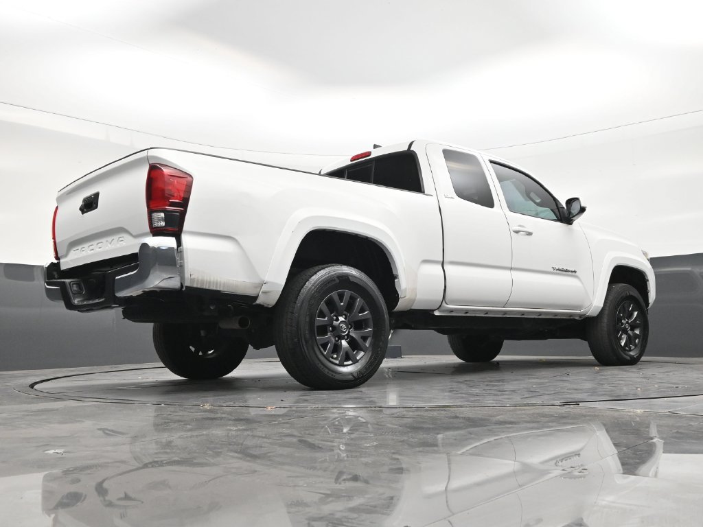 Used 2023 Toyota Tacoma SR5 w/ SR5 Appearance Package RWD image 24
