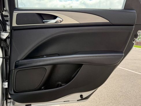Used 2018 Lincoln MKZ Premiere FWD image 21
