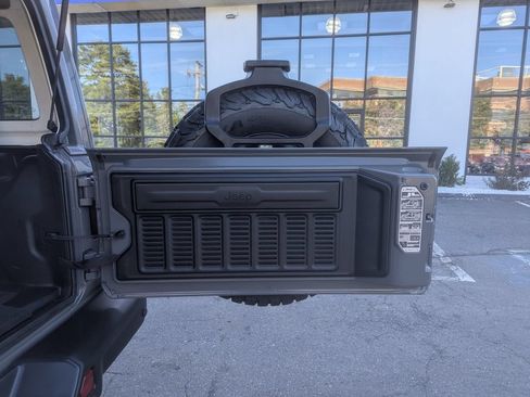Used 2019 Jeep Wrangler Unlimited Rubicon AWD/4WD image 38