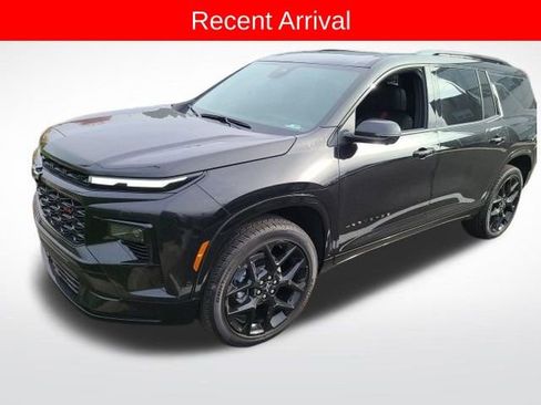 Used 2025 Chevrolet Traverse RS w/ LPO, Floor Liner Package image 9