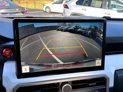 Certified 2024 Toyota Tacoma TRD Off-Road image 25