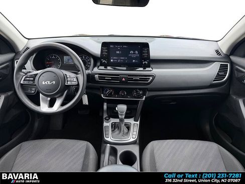 Used 2023 Kia Seltos LX AWD/4WD image 11