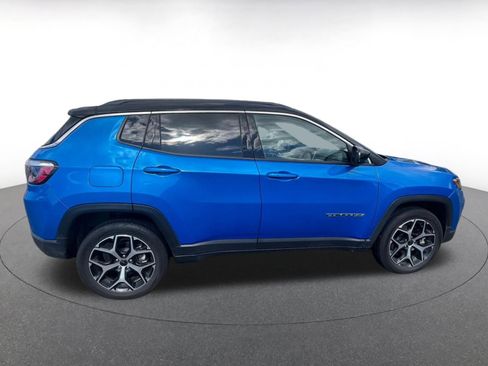 Used 2025 Jeep Compass Limited AWD/4WD image 10