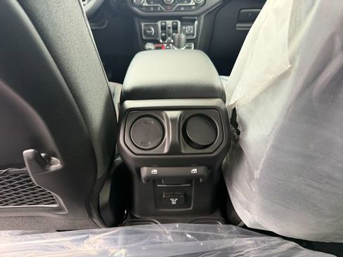 New 2026 Jeep Wrangler Unlimited Rubicon w/ Whitecap Package AWD/4WD image 24