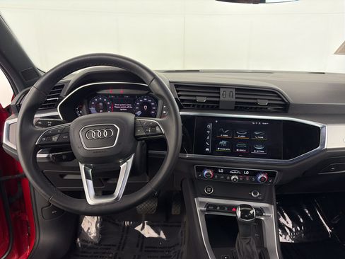Used 2022 Audi Q3 2.0T Premium AWD/4WD image 3