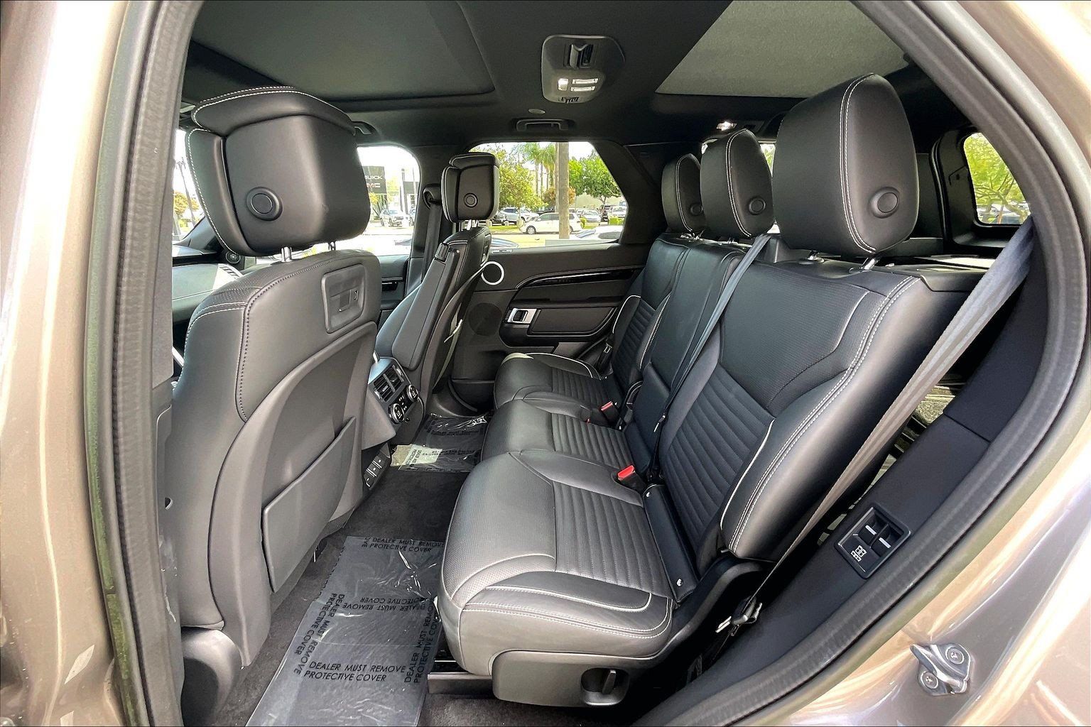 Used 2023 Land Rover Discovery HSE R-Dynamic AWD/4WD image 20
