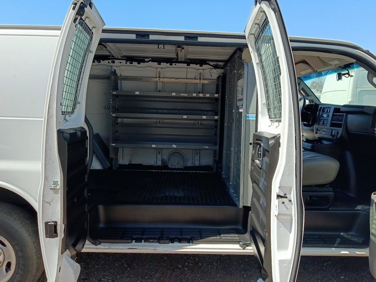 Used 2018 GMC Savana 2500 w/ Driver Convenience Package RWD image 20
