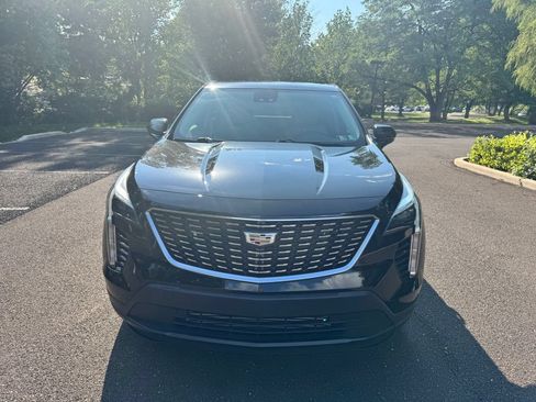 Used 2021 Cadillac XT4 Luxury w/ Cold Weather Package AWD/4WD image 2