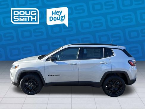 New 2026 Jeep Compass Latitude AWD/4WD image 3