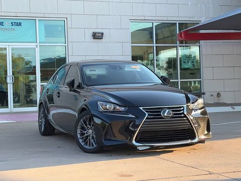 Used 2019 Lexus IS 300 AWD image 2