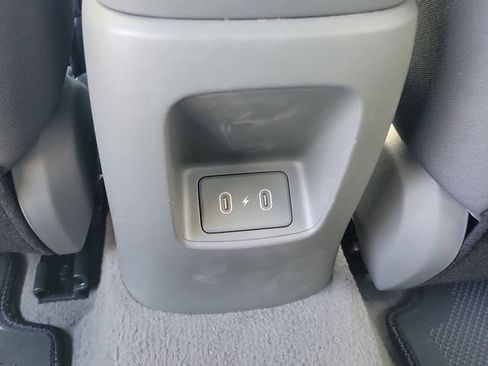Certified 2025 Hyundai Elantra SEL FWD image 22