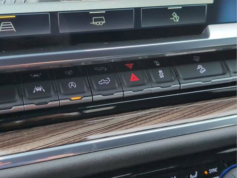 Used 2025 Chevrolet Silverado 1500 LT w/ Z71 Off-Road Package image 24