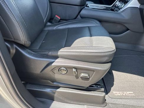 Used 2024 GMC Yukon Denali RWD image 29