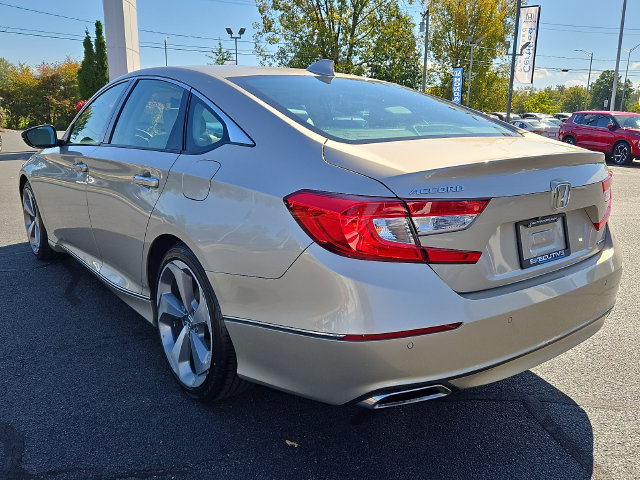 Used 2018 Honda Accord Touring image 4