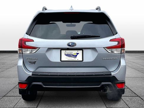 Used 2023 Subaru Forester Premium image 4