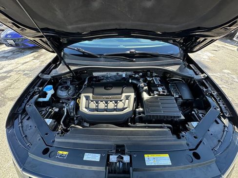 Used 2023 Volkswagen Tiguan SE R-Line image 27