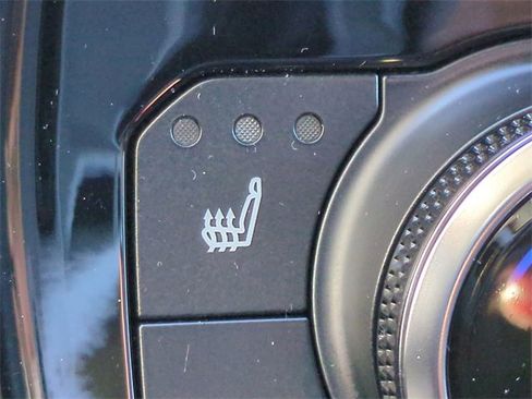 Used 2022 Toyota Highlander XLE image 27