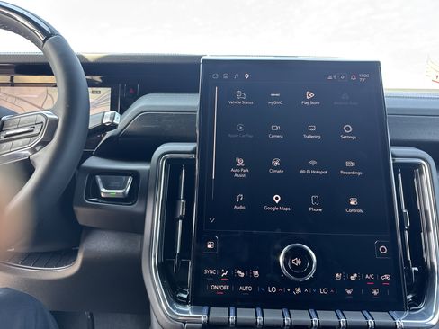 Used 2026 GMC Yukon XL Denali w/ Denali Reserve Package AWD/4WD image 23