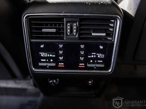 Used 2019 Porsche Cayenne S image 38