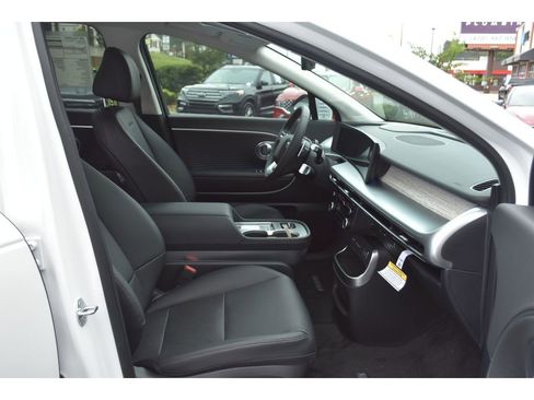 New 2026 Hyundai Ioniq 9 SEL image 16