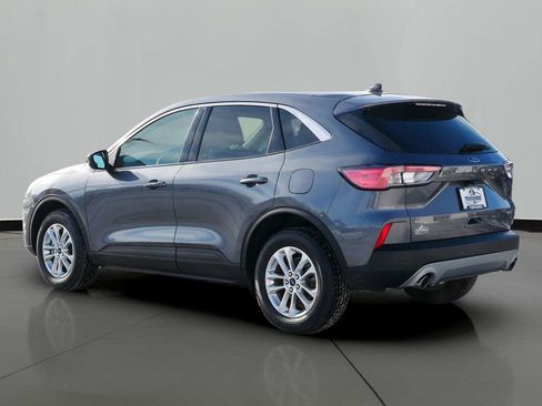 Used 2021 Ford Escape SE image 2