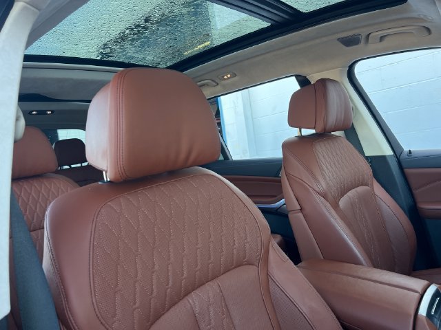 Used 2024 BMW ALPINA XB7 AWD/4WD image 43