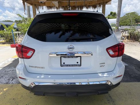 Used 2018 Nissan Pathfinder SV AWD/4WD image 6