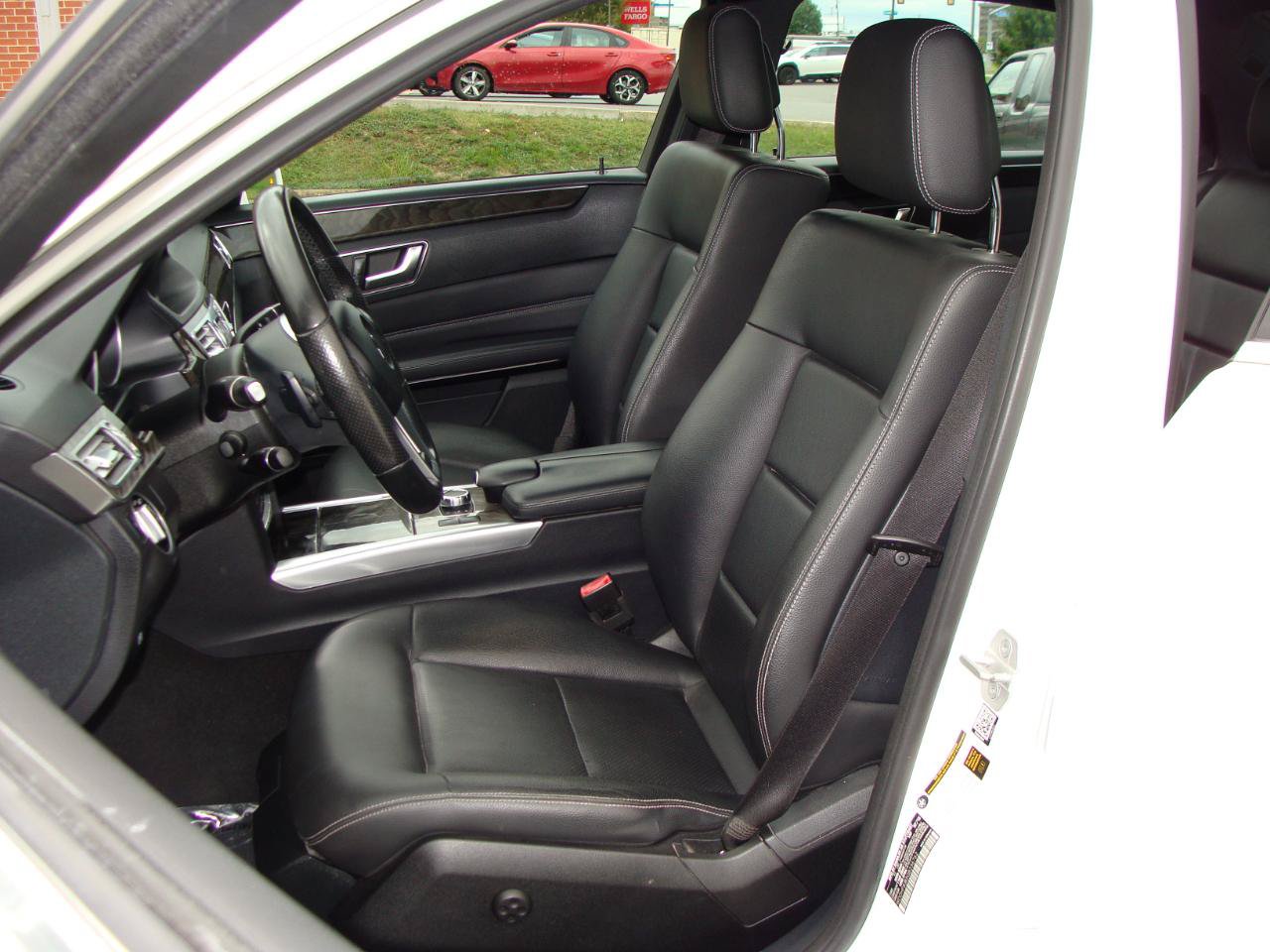 Used 2016 Mercedes-Benz E 350 4MATIC Sedan image 7