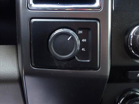 Used 2016 Ford F150 XLT AWD/4WD image 17