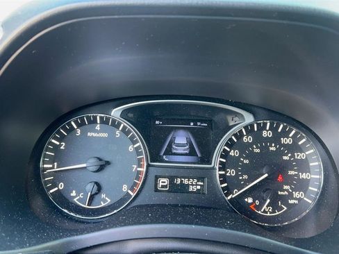 Used 2015 Nissan Pathfinder Platinum FWD image 34