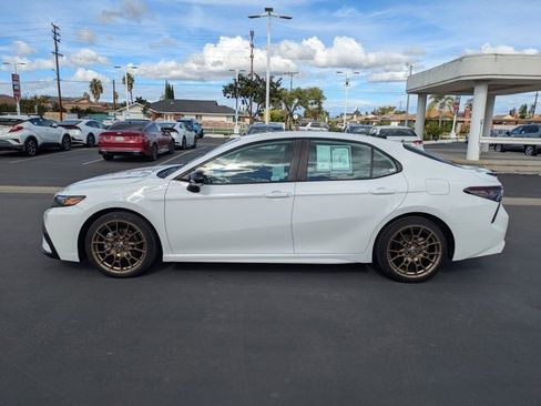 Used 2023 Toyota Camry SE image 11