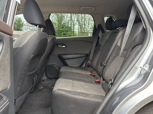 Used 2022 Nissan Rogue SV AWD/4WD image 17