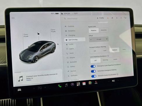 Used 2018 Tesla Model 3 Long Range RWD image 18