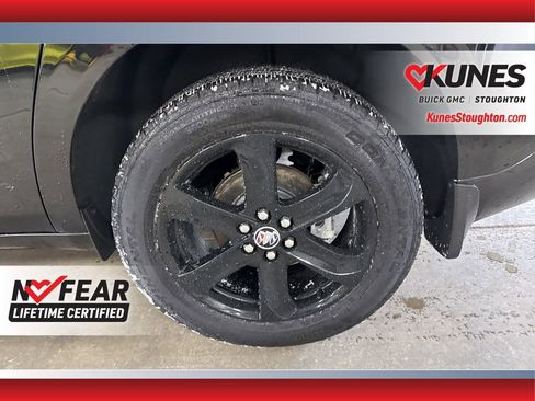 Used 2024 Buick Enclave Essence image 18