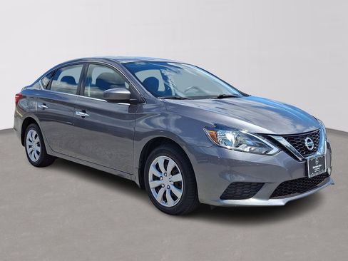 Used 2016 Nissan Sentra SV w/ Driver's Assist Package FWD image 3