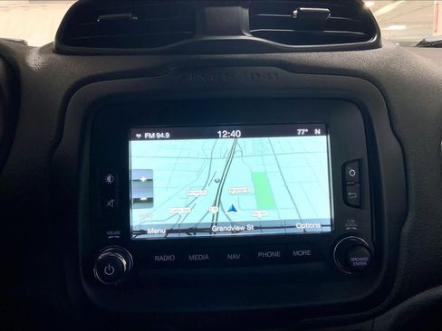 Used 2016 Jeep Renegade Trailhawk w/ Premium Trailhawk Package AWD/4WD image 32